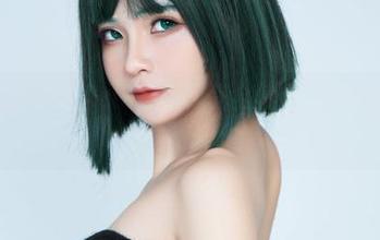 把万圣节装进Azami的作品全集里，果然什么鬼都能辟邪！