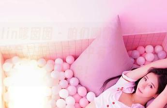 Feilin嗲囡囡 – 咱们聊聊施忆佳KITTY的肉丝写真吧，图片中有不少逗人的细节呢！