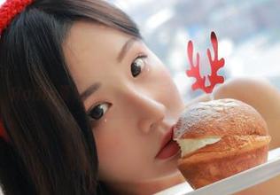 图集分享：Habin夏彬(하빈)的裸足，不经意间的性感与不羁。