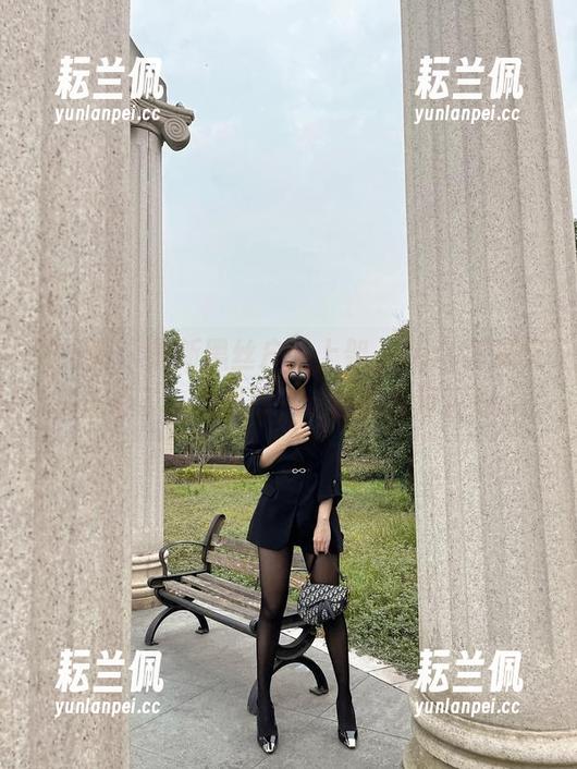 微密圈 - 最新黑丝户外上架，July芝岚又来撩心了，心里想，这图拍得可真好。