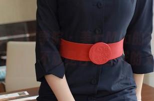 MFStar模范学院 – 美七Mia的在线写真——办公室，不就是各种各样的文具吗？