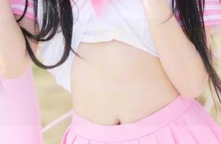 MyGirl美媛馆 – 免费商品唐琪儿Beauty的牛仔裤图片，满分试穿，她自己能站住不？