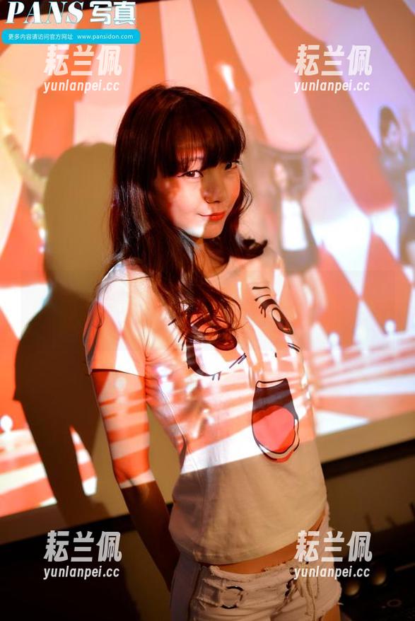 PANS写真 - 娃娃：自拍博主，带来精美壁纸的尴尬时刻