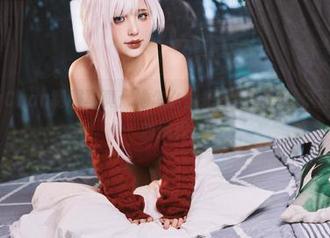 PuyPuyChan制服写真：她怎么能把制服穿出’疯狂搭配’的新境界