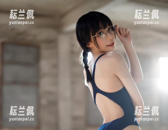 图片早把圣光扔开了，Tomoyo酱的碧蓝吕佐夫礼服到底有什么魔力？