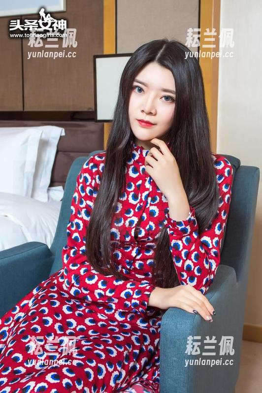TouTiao头条女神 - 张蓝欣的女友，图片里的她可能会让你心中“咯噔一下”，下载看看吧！