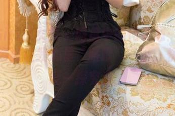 TuiGirl推女郎 – 网盘中的何奕恋：她的瑜伽姿势让我心里“咯噔”一下，快来下载一探究竟。