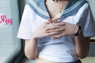 UGirls尤果网 – 穿越清纯的甜蜜陷阱：妮小妖的私拍美图实在太犯规了