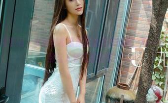 UGirls尤果网 – 尤娜娜校服照里的调皮瞬间，每一张私房美图都让人怀念那些年！