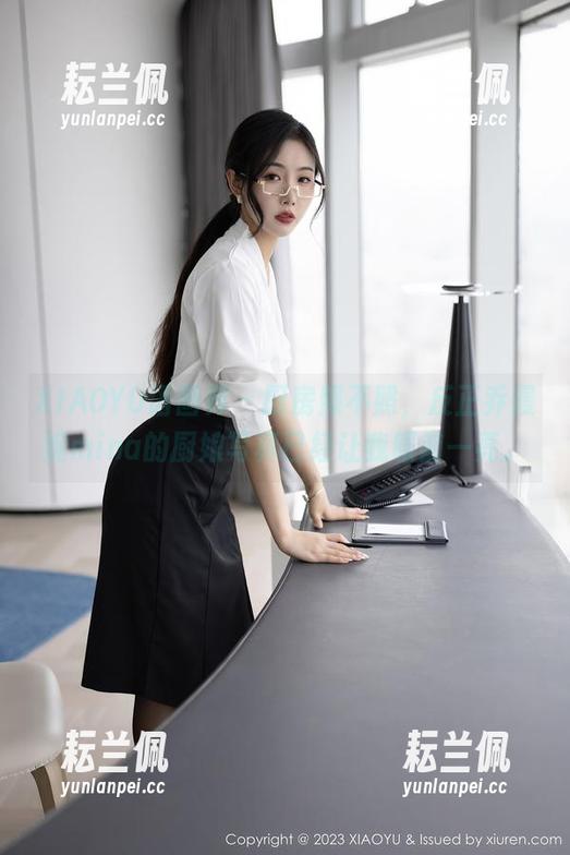 XIAOYU语画界 - 厨房照不照，反正乔漫妮mina的厨娘写真已经让我眼前一亮。