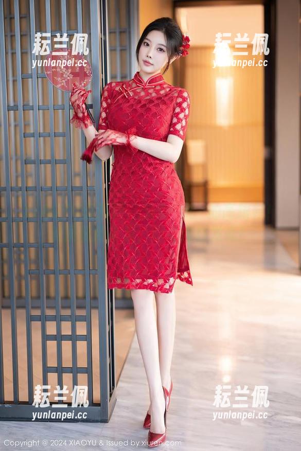 XIAOYU语画界 - 观测玥儿玥的高跟鞋！美图前所未见，脚尖都在发光！