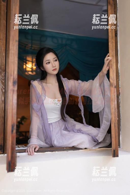 Xiuren秀人网 - MOON嘉依的夏日漫游，似乎总是想找免费的套图打发时间？