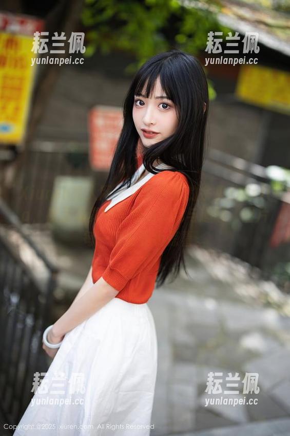 Xiuren秀人网 - 玩弄脚趾的佘贝拉Bella，裸足写真中流淌的真实与趣味，图片每一张都是小惊喜。