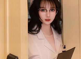 Xiuren秀人网 – 南初妹妹的厨娘高清写真：谁说做饭不能带点幽默？