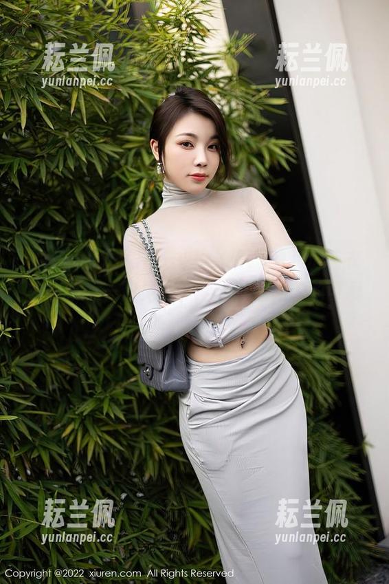 Xiuren秀人网 - 小夕Kitty的私房连衣裙图集——你见过如她一样穿裙子的可爱吗？