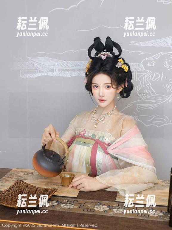 Xiuren秀人网 - 这福利图集里的小纯子和灰丝，总让我有种想一直看的冲动，哈哈。