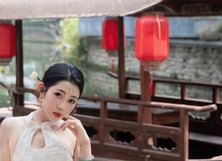 Xiuren秀人网 – 每次看蜜桃cc的婚纱，套图资源就让我觉得爱根本不需要考虑也可以，赶紧让我试试这风格！