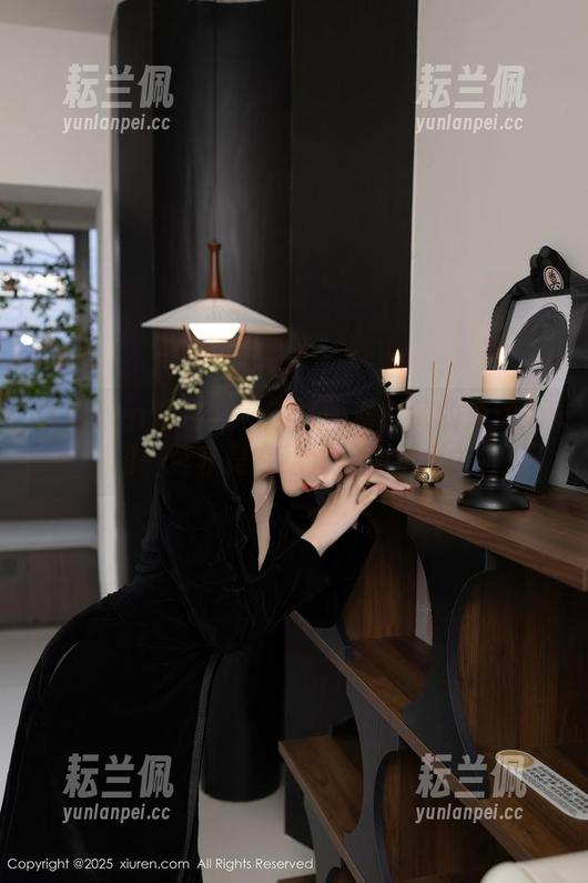 Xiuren秀人网 - 这张西希白兔的海边原图…莫非是在给海浪发情书？