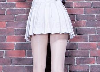 beautyleg – Leonie校园：无圣光更有氛围，套图里的每一帧都像是在偷听心事。