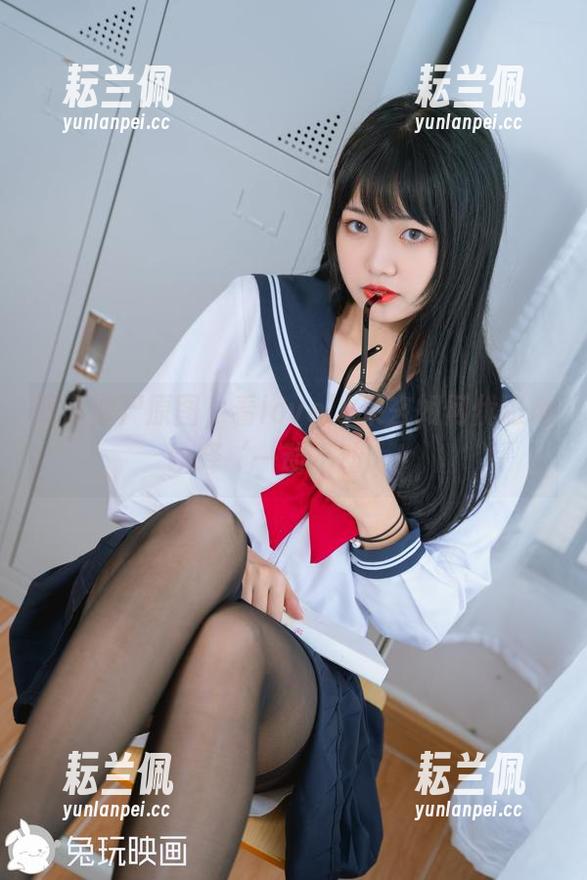 双人僵尸原图，看lovely呆玄如何优雅地诠释‘一动不动’！