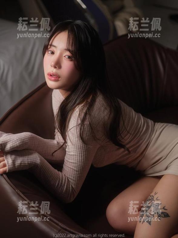 原图来啦，赶紧看wuyo(우요)学姐的写真集，似乎有种不经意的灵动感。