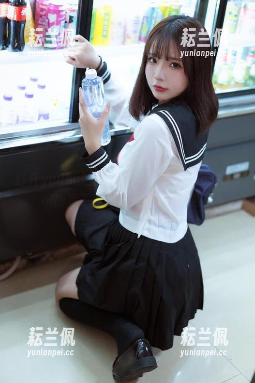 打开yuuhui玉汇的华丽大门：ErophoneRe真子的和服抹油图库精选！