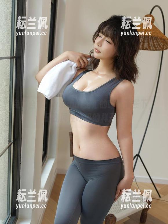 免费合集：yuuhui玉汇的睡衣背景下，是我屏住呼吸的样子！