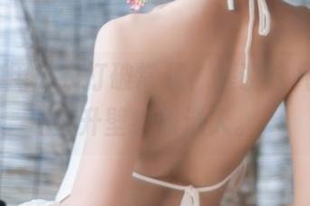 三度69用皮衣打破常规，提议这几张美图直升壁纸候选人。