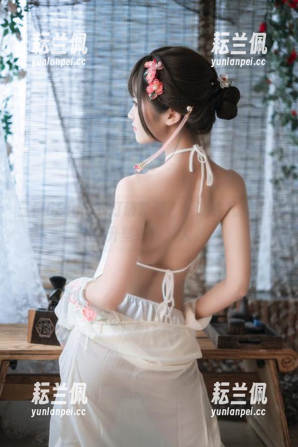 三度69 三度69用皮衣打破常规,提议这几张美图直升壁纸候选人。