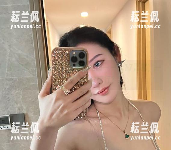 微密圈 - 不爱笑的赛琳的美图——5.17嘉宾，一次意外的视觉旅行？