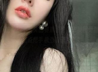 微密圈 – 新鲜出炉的不爱笑的赛琳红色内衣美图更新，看到这个我差点把手机当镜子用了！