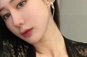 微密圈 – 不爱笑的赛琳的御姐天花板不是梦，点开这个免费图包你就懂！