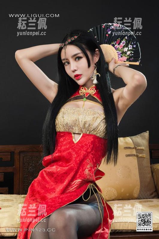 丽柜 - 小七的玉脂丝滑图集更新，让人一不小心觉得自己脸皮那么厚！
