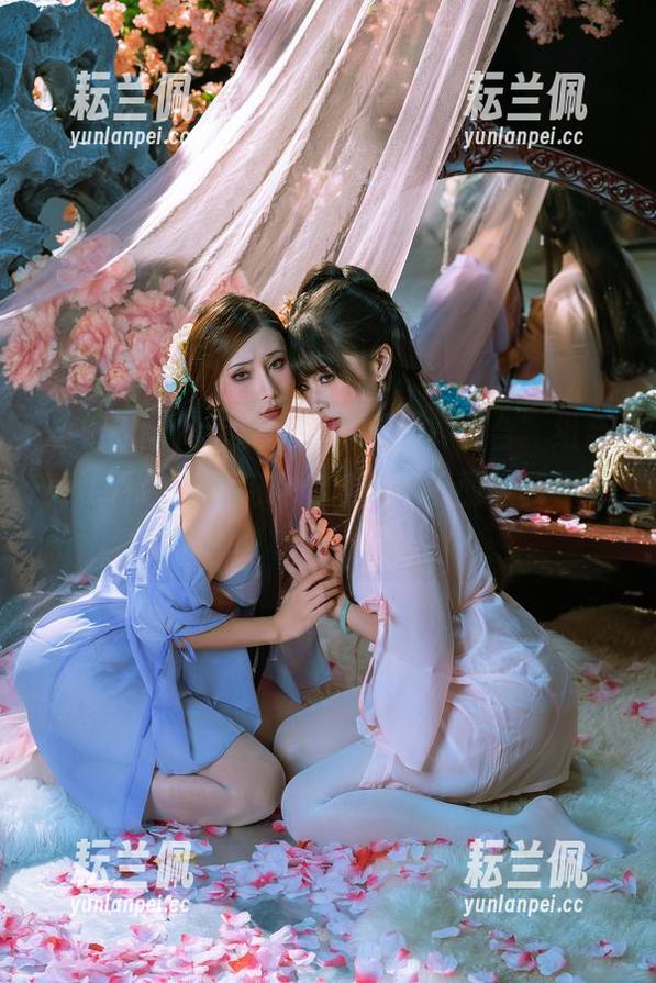 观看原图，云溪溪奶桃搭档“百合”组合，比百合还要花式朝气，这画面感我不太敢相信对吧！