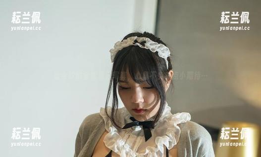 看今汐的全套夏日写真，心里不免有点小期待…