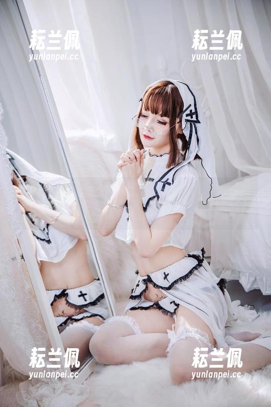 仙九Airi 新鲜出炉,仙九Airi的泳池合集,水波荡漾着什么故事?