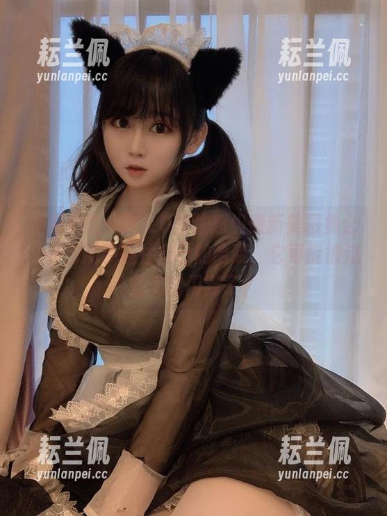 圣诞警告：2020依依超级懒新美图集合，请勿用手挡住自己的哈喽，它可能被这些美图闪到了！