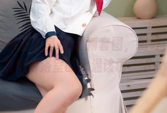 喵糖映画的浴室JK最新套图，挺好，不过我觉得浴室的水温该调一下。