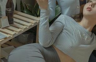 奶桃桃最新护士写真，分享一下，总觉得她的姿态格外迷人。