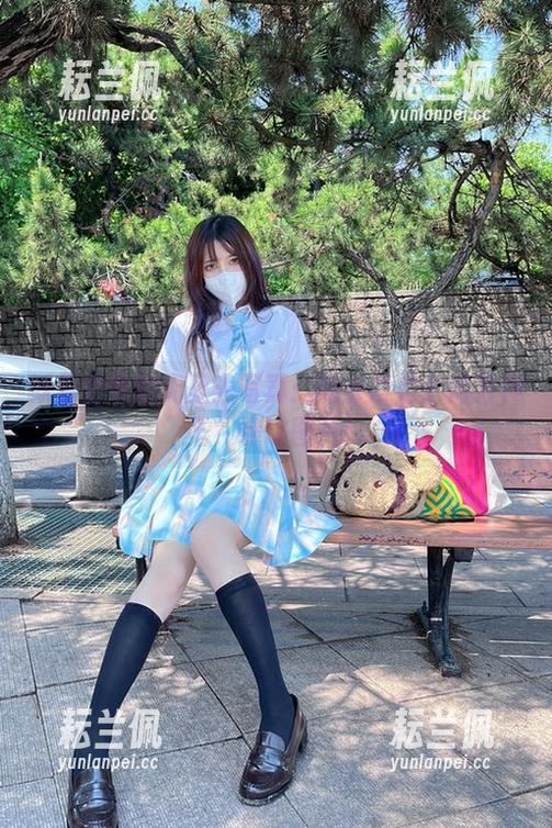 妖君白研的无圣光写真：斯卡蒂是个何方神圣？瞧这图片！