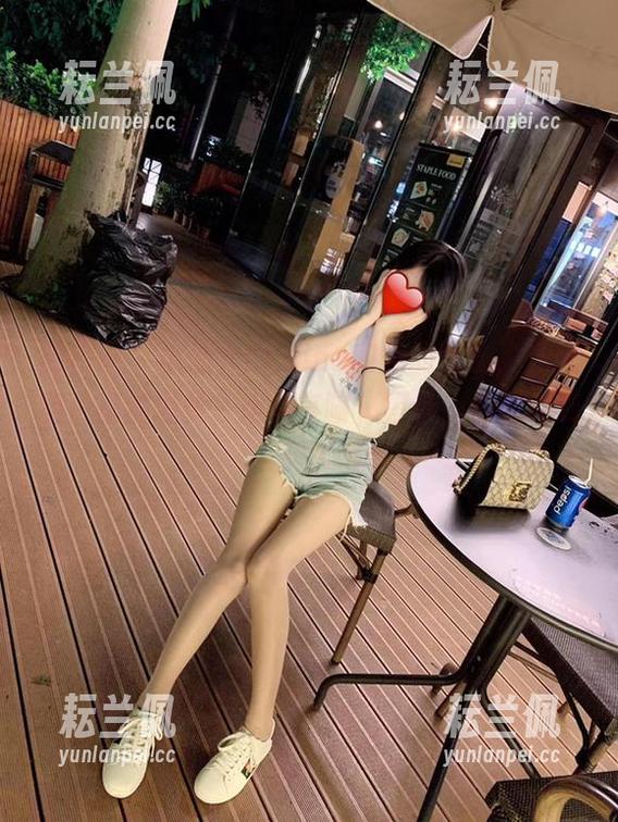 微密圈 - 小仙女ELaine和她的女友，私房图片里的温柔，难以言喻，等等，你有看到吗？