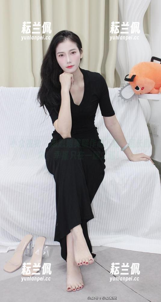 小众视觉 - 思思姐美腿作品下载：腿长刚需，幸福只在一腿之遥！