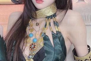 这套图里的白色蕾丝，整得既清新又小恶魔，不知道小小奶瓶儿喜欢哪个方向？