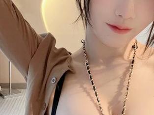 微密圈 – 原图送上，喊你来判断：小玉吃果冻与豹纹带尾巴，谁更吸睛？