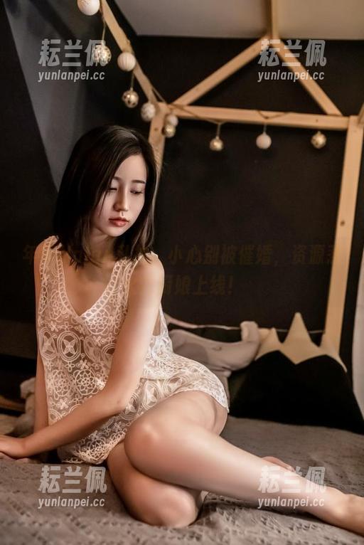 年年Nnian私拍：小心别被催婚，资源惹火的厨娘上线！