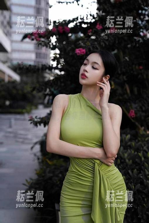 徐珺大哥 微密圈 - 有些私房照真不该让徐珺大哥的女友藏着,合集里都是惊喜!