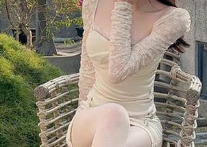 微密圈 – 徐莉芝Booty：我的女秘书，不知道谁在拍美图？