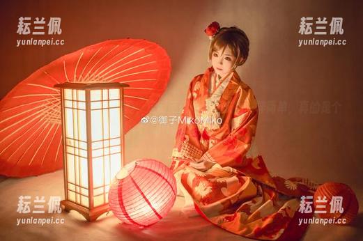 御子Yumiko的JK写真，定制就像网上选衣服一样简单，真的是个小确幸啊！