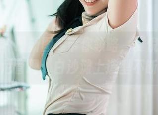 推女郎 – 最新图库带你领略，夏倪可的比基尼管理：白沙滩上造型不断！