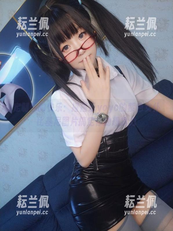 定制你的快乐：摇摇乐yoyo的紫色女仆比基尼图片搞定你的想象力